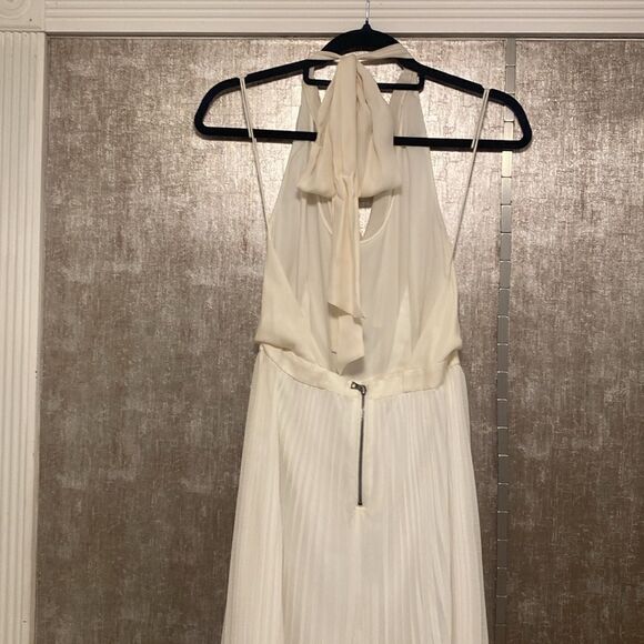 Alice+ Olivia halter neck pleated jumpsuit, size 2 - Picture 7 of 10